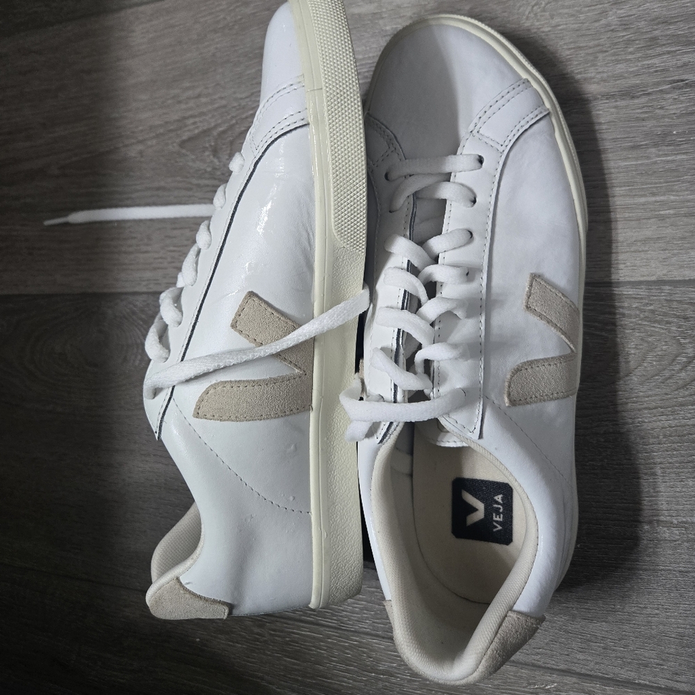 Veja Cream and Tan Casual Sneakers